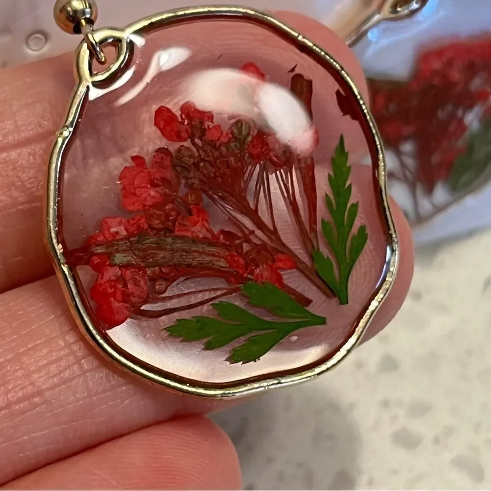 Dried Flowers and‎ Green Leaf Asymmetrical Shape Fashion Earrings
